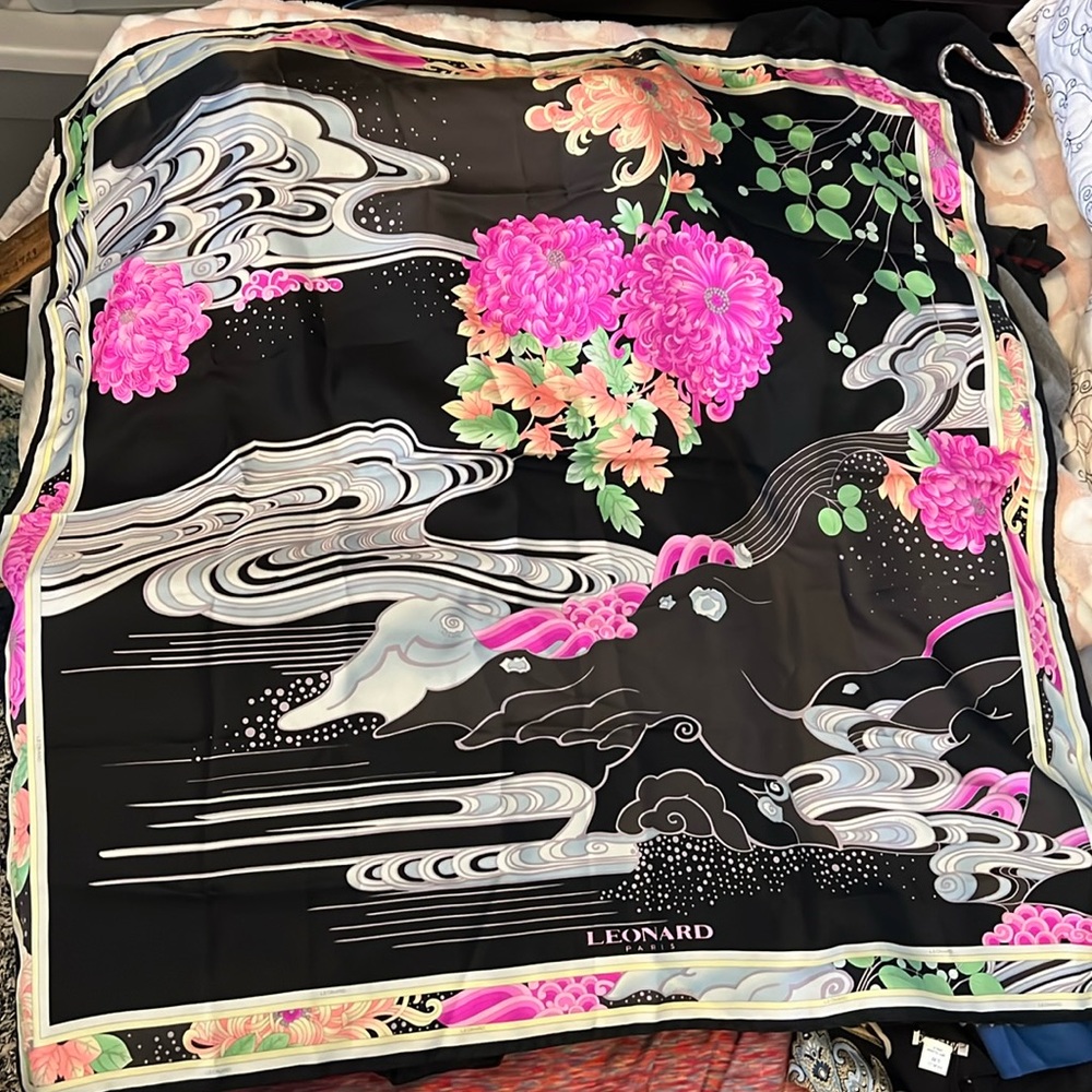 LEONARD ⚜️ 35” Square 💯 Silk Scarf